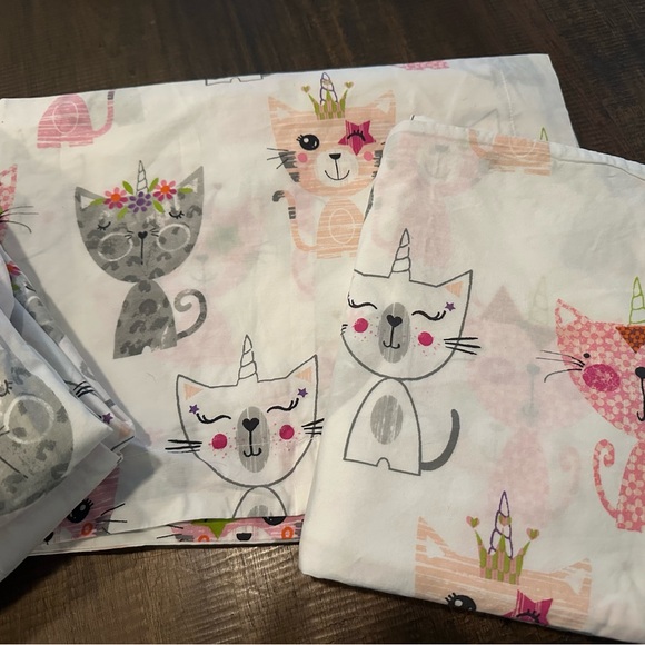 The Company Store Other - The Company Store Unicorn Kitty Print Bedding Set - White, Pink, Gray